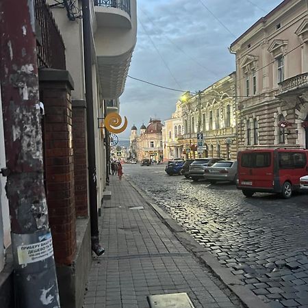 Апартаменти Біля Філармонії Черновцы Экстерьер фото